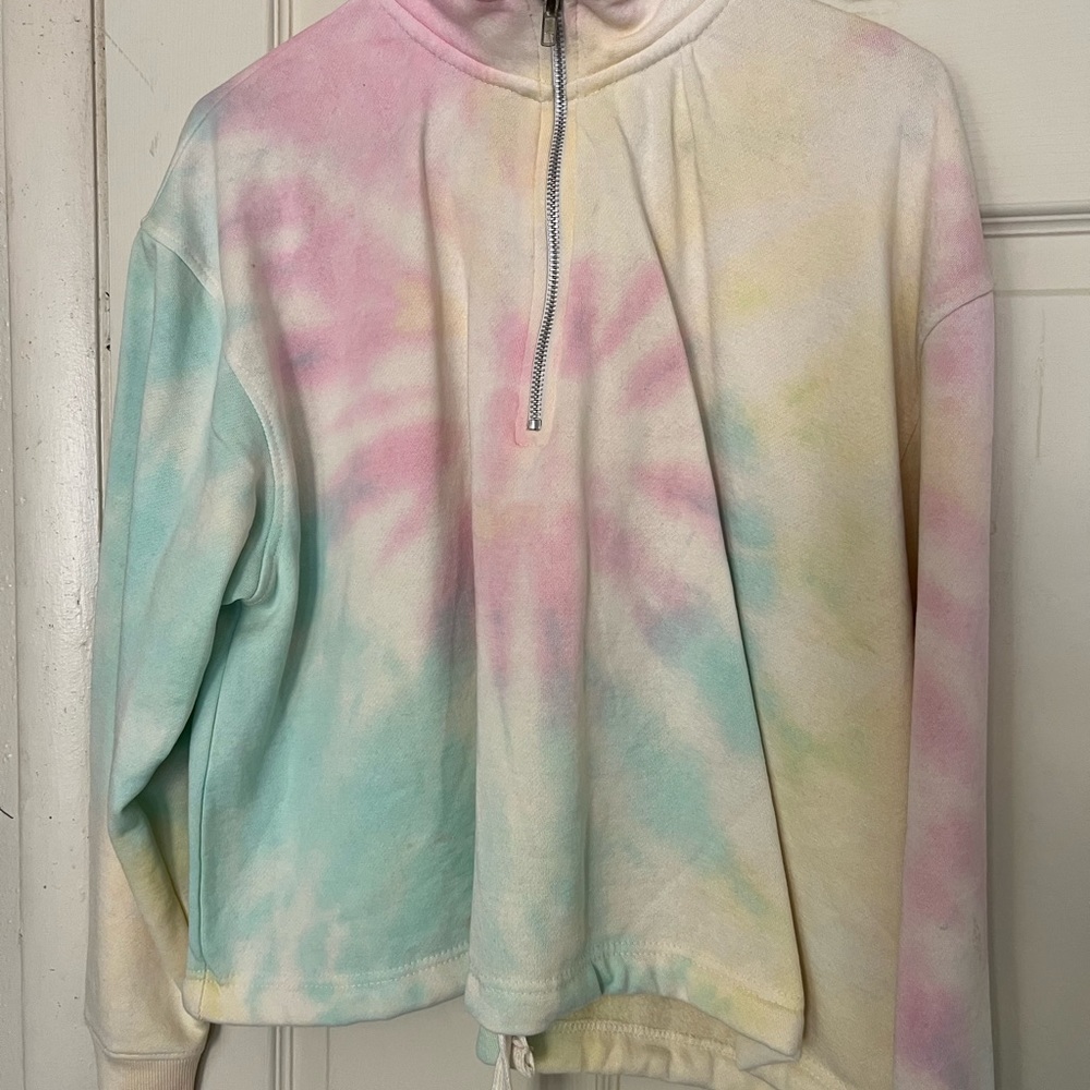 tie-dye pull over